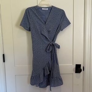 Kate Kasin women’s small knee-length periwinkle blue polka dot wrap dress